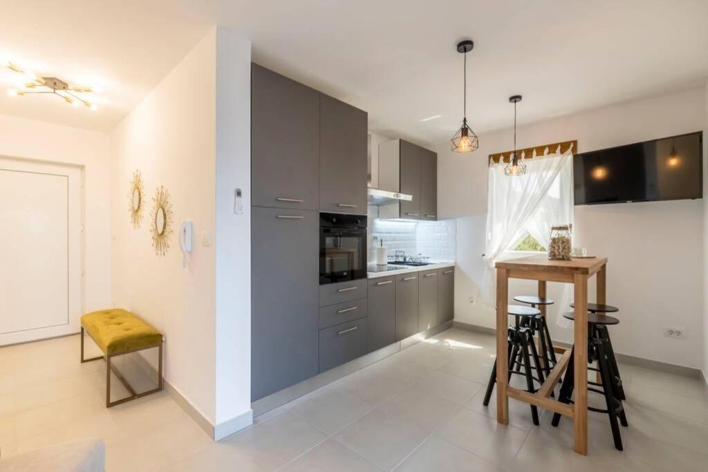 Apartment By Joe Trogir Zewnętrze zdjęcie