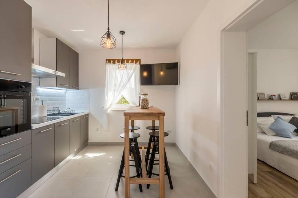 Apartment By Joe Trogir Zewnętrze zdjęcie